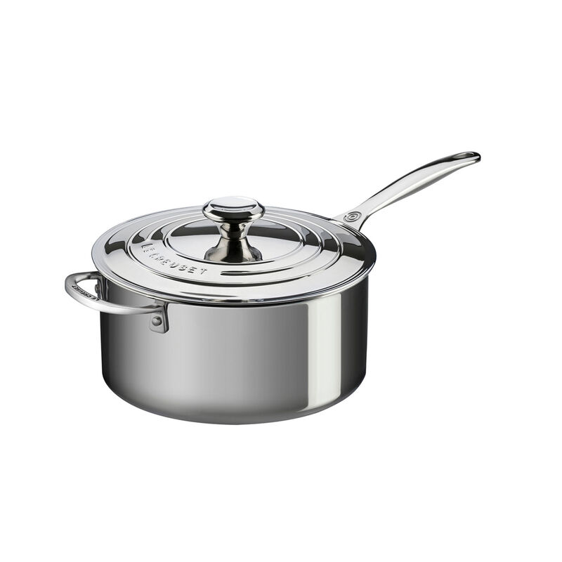 Sauteuse essentiel Le Creuset® Canada Official Site